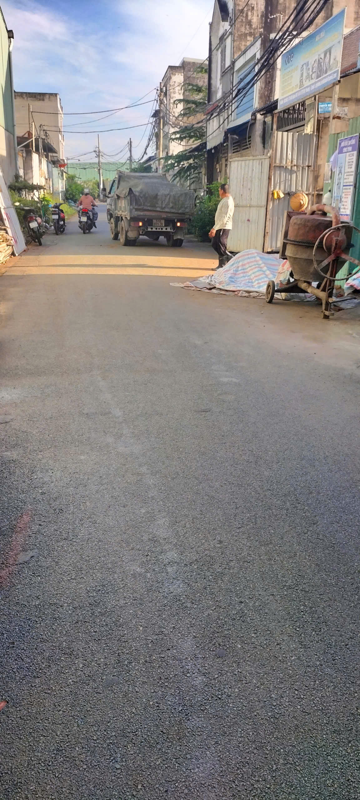 nhà bán riêng lẻ dt rộng thích hợp cho gd dông thành viên đường thông dt 86mv